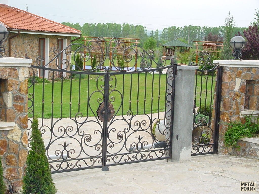 garden-gate-pluton-gate-4